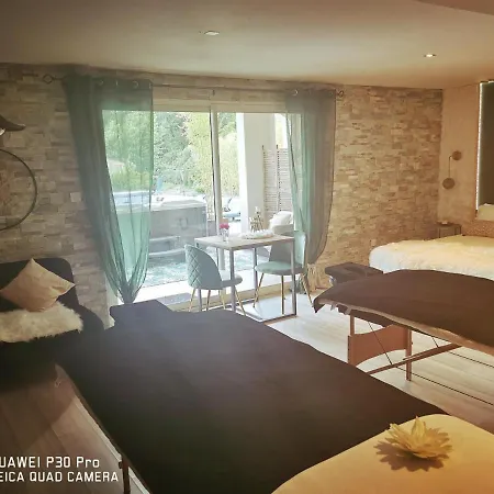 Bed & Breakfast Romantique Le Temps D'un Instant Loveroom Hammam Jacuzzi Piscine 4*