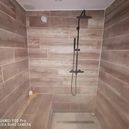 Romantique Le Temps D'un Instant Loveroom Hammam Jacuzzi Piscine Panzió Villeneuve