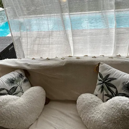 Romantique Le Temps D'un Instant Loveroom Hammam Jacuzzi Piscine Panzió Villeneuve