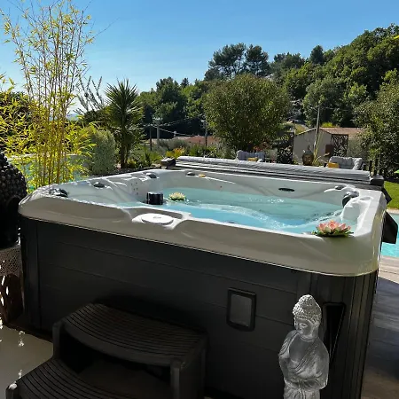 Panzió Romantique Le Temps D'un Instant Loveroom Hammam Jacuzzi Piscine 4*