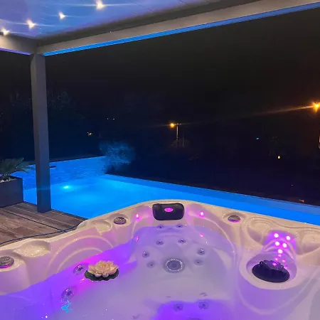 Romantique Le Temps D'un Instant Loveroom Hammam Jacuzzi Piscine Panzió