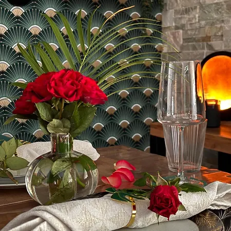 Romantique Le Temps D'un Instant Loveroom Hammam Jacuzzi Piscine 4* Villeneuve