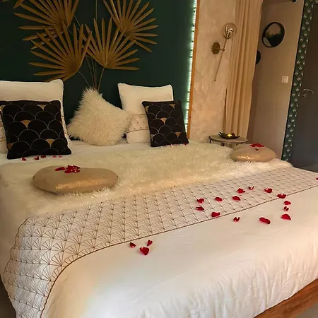 Romantique Le Temps D'un Instant Loveroom Hammam Jacuzzi Piscine 4*